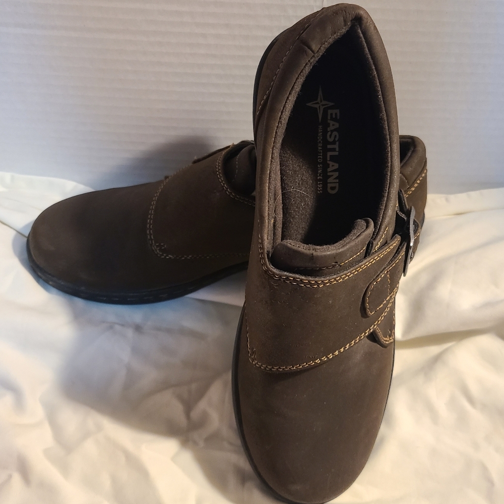 EASTLAND WOMEN'S SIZE 7.5 BROWN LEATHER LOAFERS NEW WITHOUT BOX - Picture 4 of 6